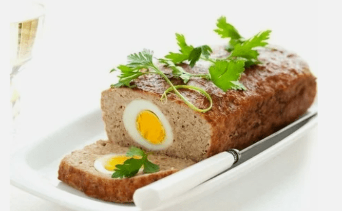 Flip the meat with an egg on the ducan diet